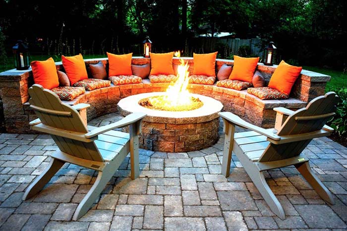 Orange Glowing Round Firepit Area Idea #diy #round #firepit #decorhomeideas