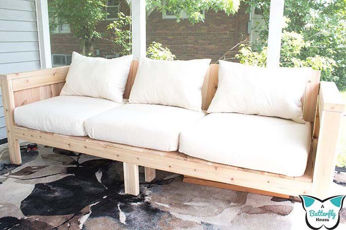 Cheap DIY Outdoor Couch with Cushions #diy #outdoor #furniture #decorhomeideas