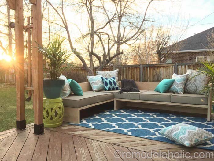 DIY Outdoor Sectional Sofa #diy #outdoor #furniture #decorhomeideas