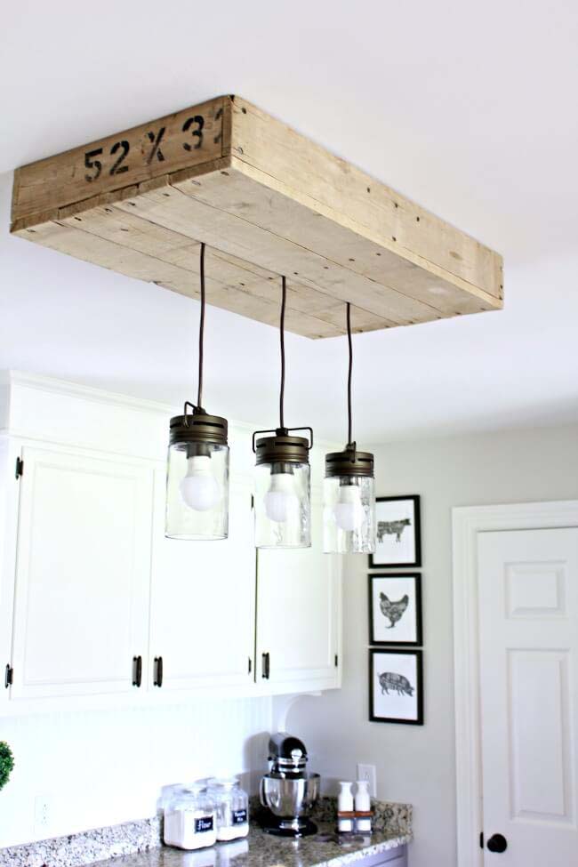 Pallet Light Box For Your Kitchen Island #diy #masonjar #lights #decorhomeideas