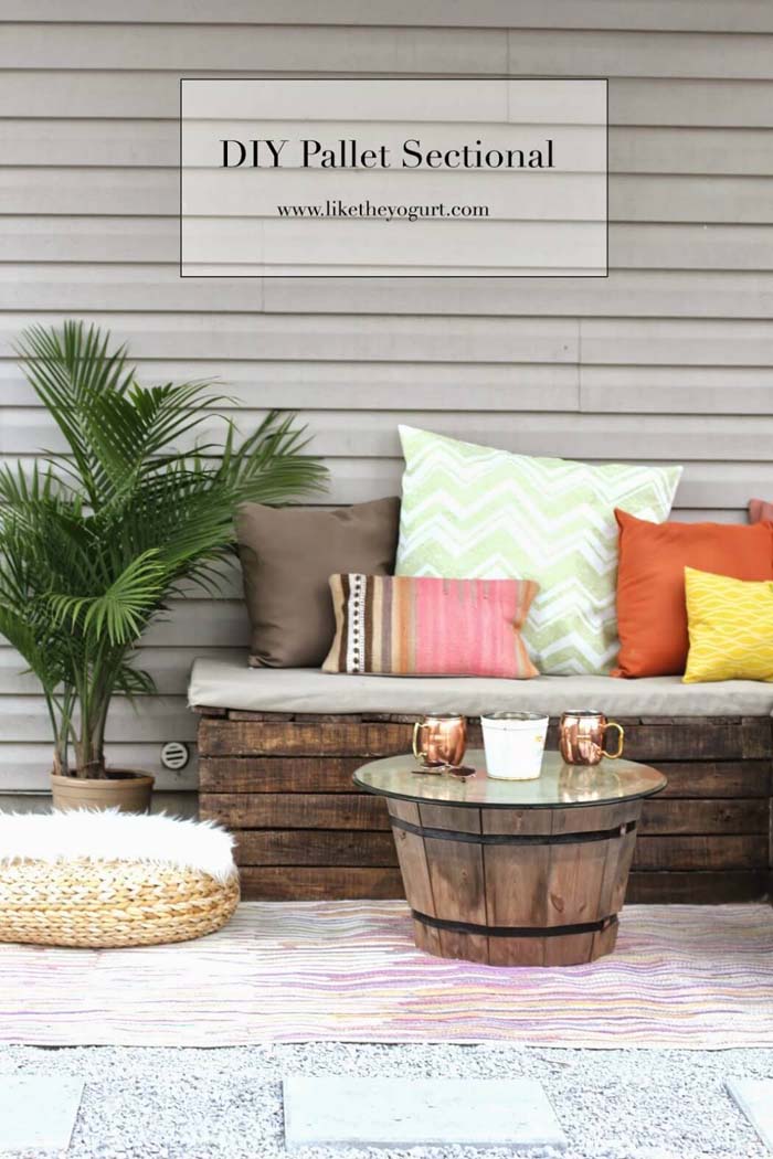 DIY Pallet Sectional #diy #outdoor #furniture #decorhomeideas