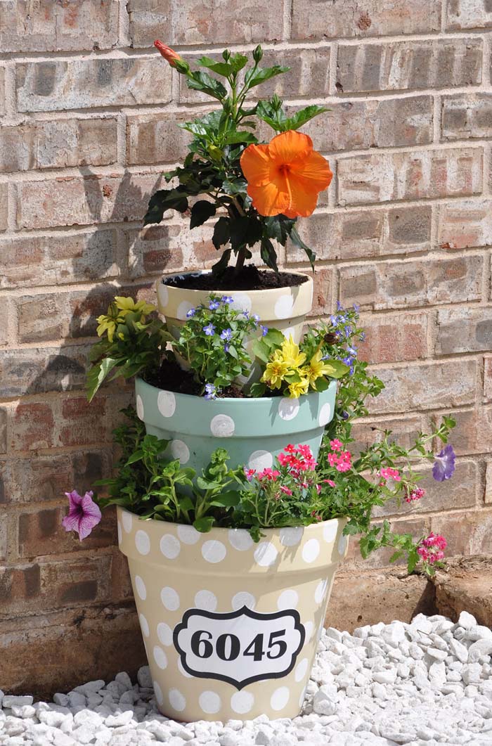 Polka-Dotted Tiered Planters #diy #flowertower #garden #decorhomeideas