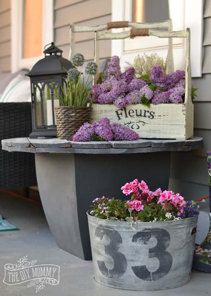 Porch Planter Ideas with Lilacs #diy #planter #porch #decorhomeideas