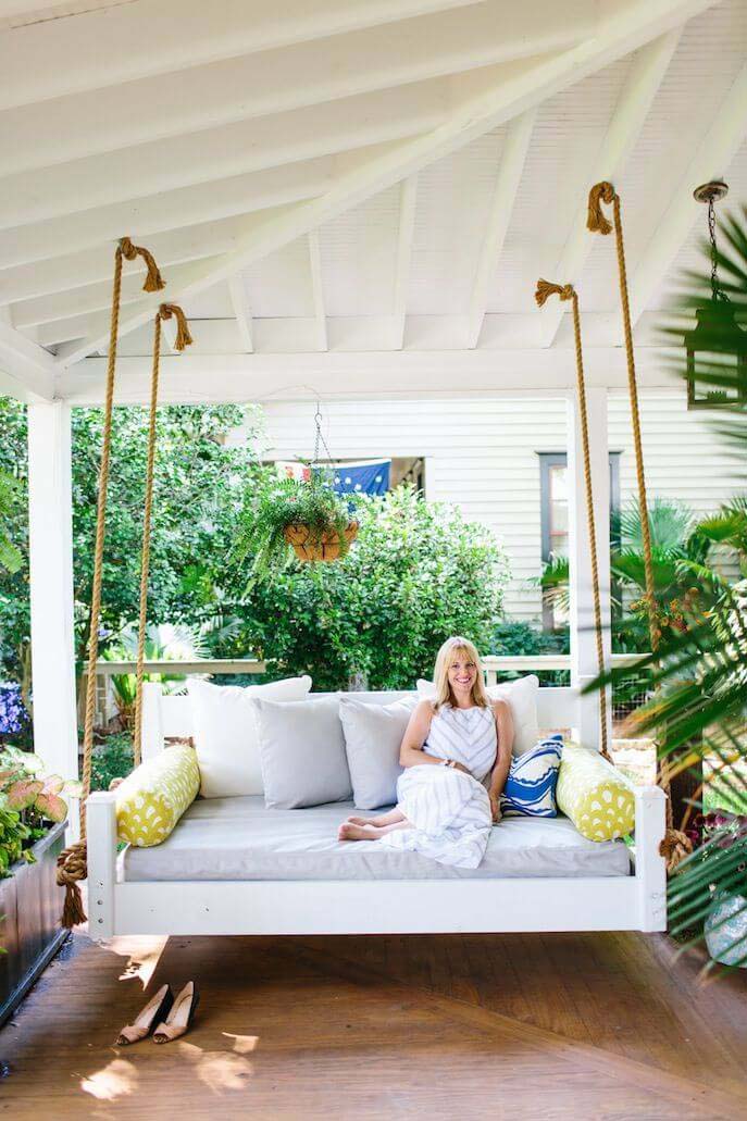 Porch Swing Makeover #diy #outdoor #furniture #decorhomeideas