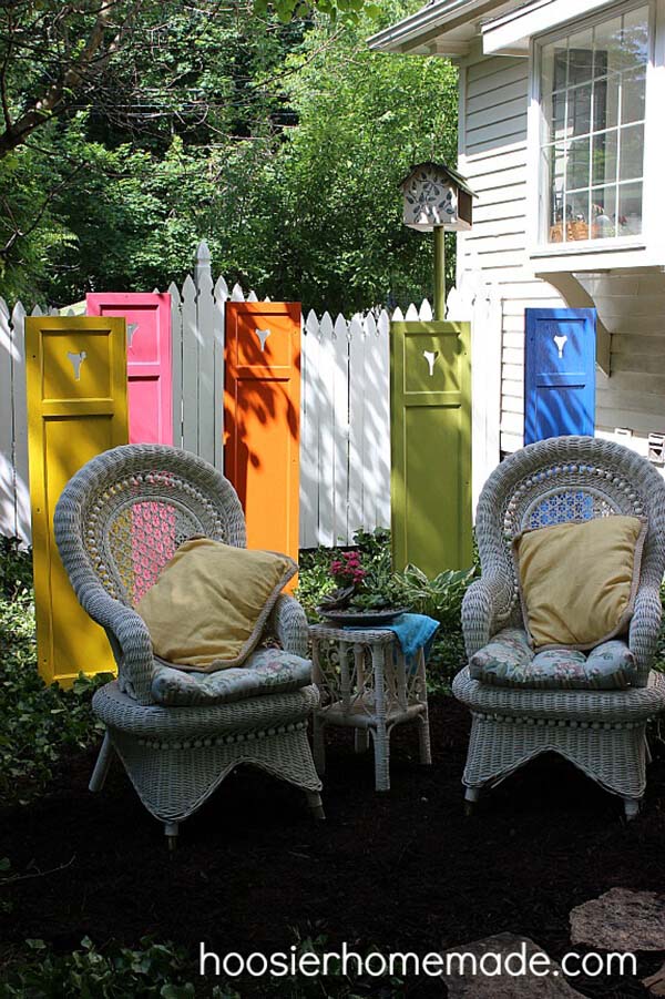 Re-Purposed Shutters Garden Art #diy #paint #garden #decorations #decorhomeideas