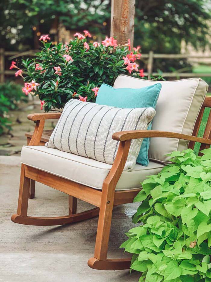 Refresh Your Patio With Sitting Area #backyard #sitting #area #decorhomeideas