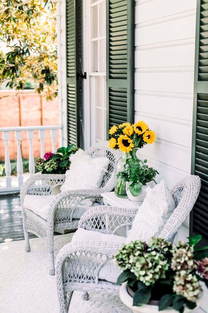 Relaxing Porch Sitting Area #backyard #sitting #area #decorhomeideas