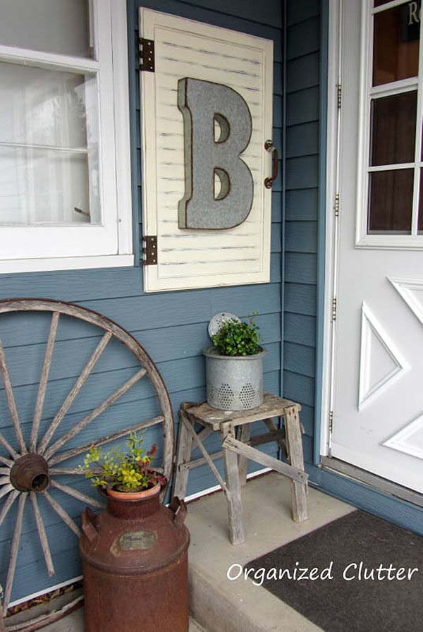 Repurposed Shutter with Name Initial #porch #wall #decor #decorhomeideas