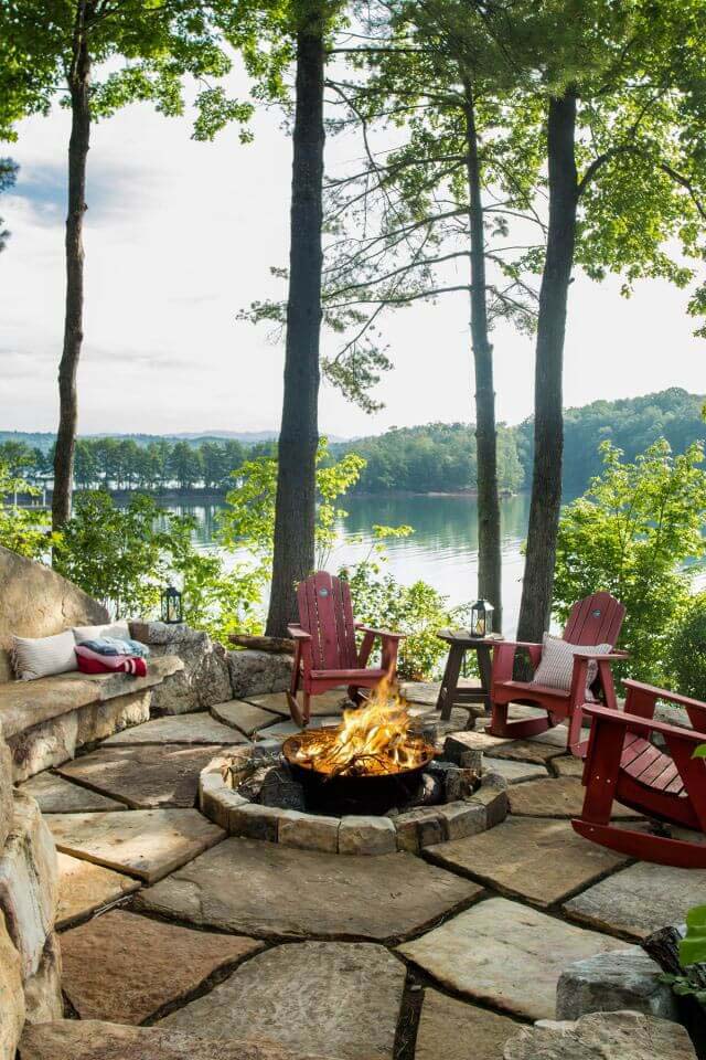 A Rustic Fire Overlooking the Lake #diy #round #firepit #decorhomeideas