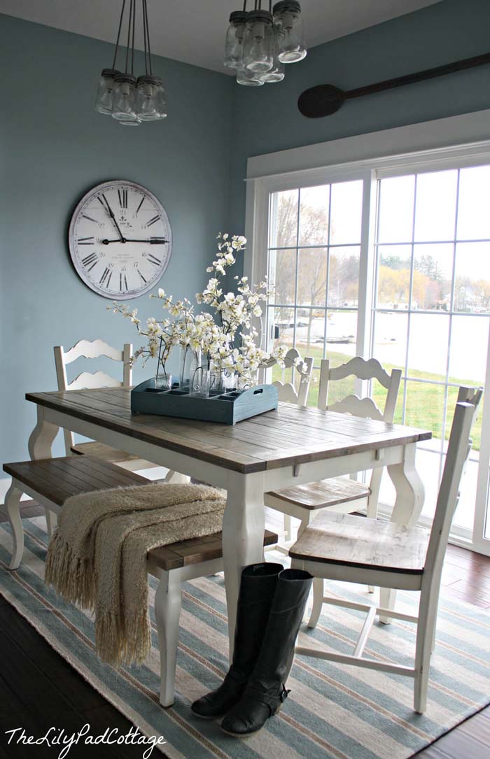 Sand and Ocean Colors Dining Together #beach #coastal #decoration #decorhomeideas