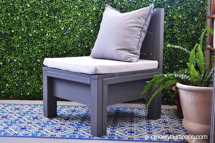 Simple DIY Outdoor Chair #diy #outdoor #furniture #decorhomeideas