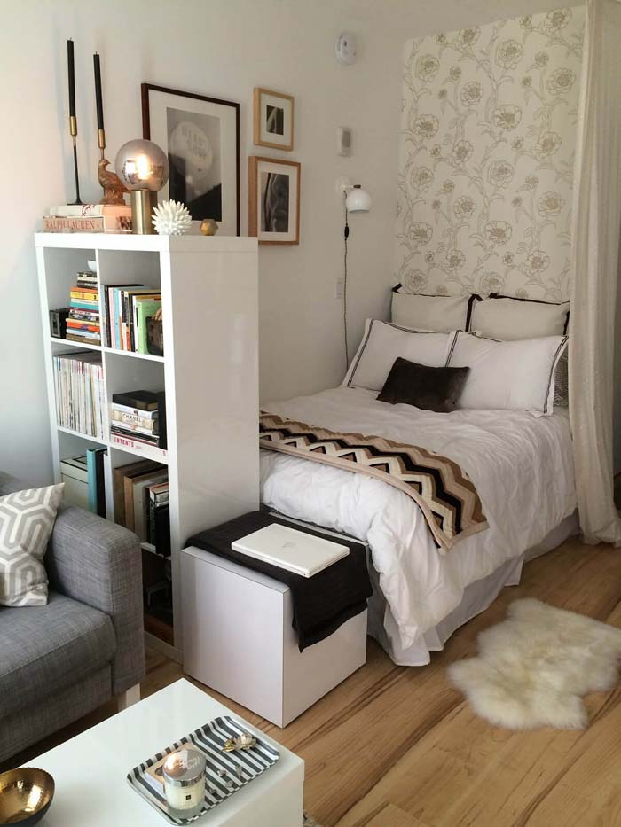 Small Bedroom Ideas with a Tall Bookshelf #bedroom #small #design #decorhomeideas