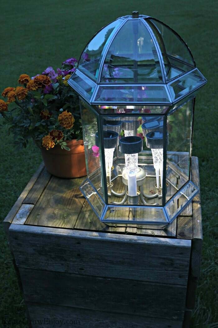 Solar Light Outdoor Upcycled Centerpiece #garden #upcycled #diy #decorhomeideas