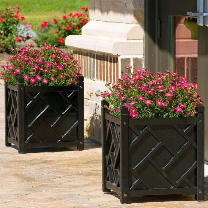 Solid Wood Chippendale Planter Box #diy #planter #porch #decorhomeideas