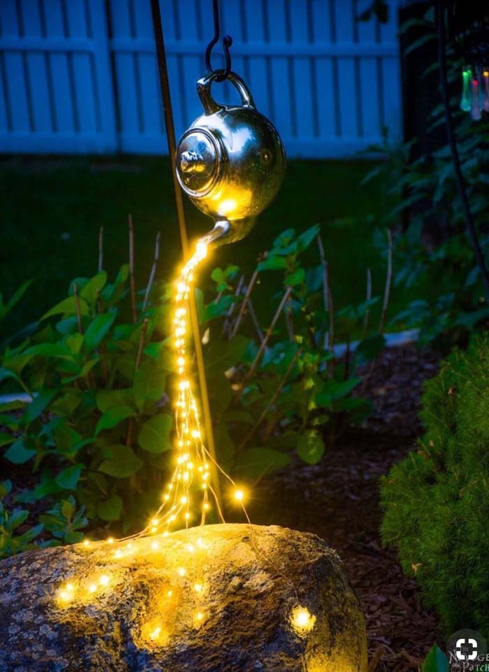 DIY Spilling Solar Lights #lighting #landscape #garden #decorhomeideas