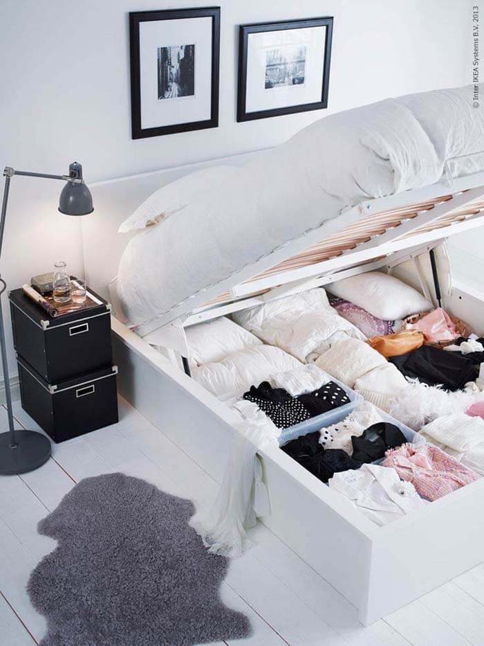 Storage Space Underneath the Bed #bedroom #small #design #decorhomeideas