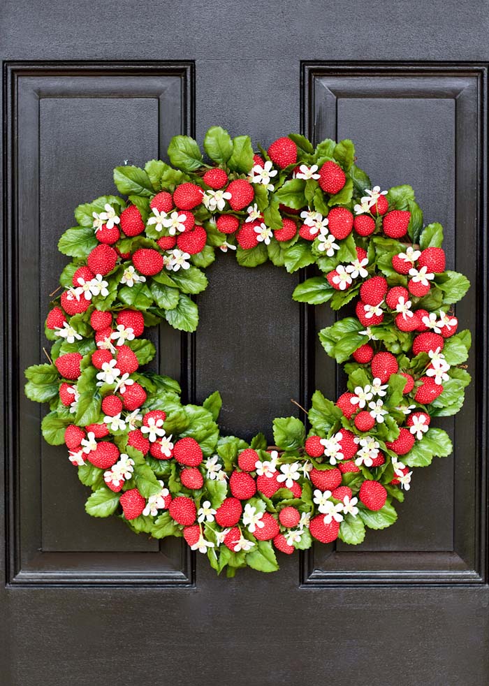 Strawberry Wreath #diy #summer #wreath #decorhomeideas