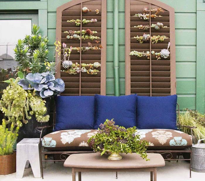 Succulents Tucked in the Slats of a Shutter #porch #wall #decor #decorhomeideas