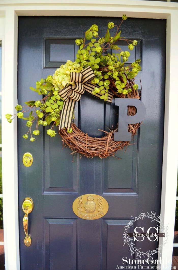 Summer Initial Wreath DIY #diy #summer #wreath #decorhomeideas