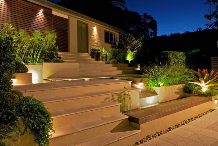 Terraced Stairs with Recessed Lighting #lighting #landscape #garden #decorhomeideas