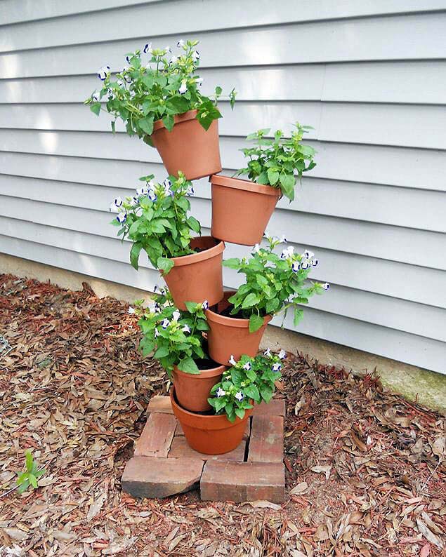 Tiered Pots Flower Tower #diy #flowertower #garden #decorhomeideas