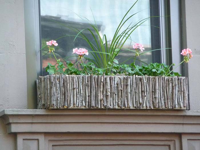 Twigs and Branches Window Box #planter #box #window #decorhomeideas