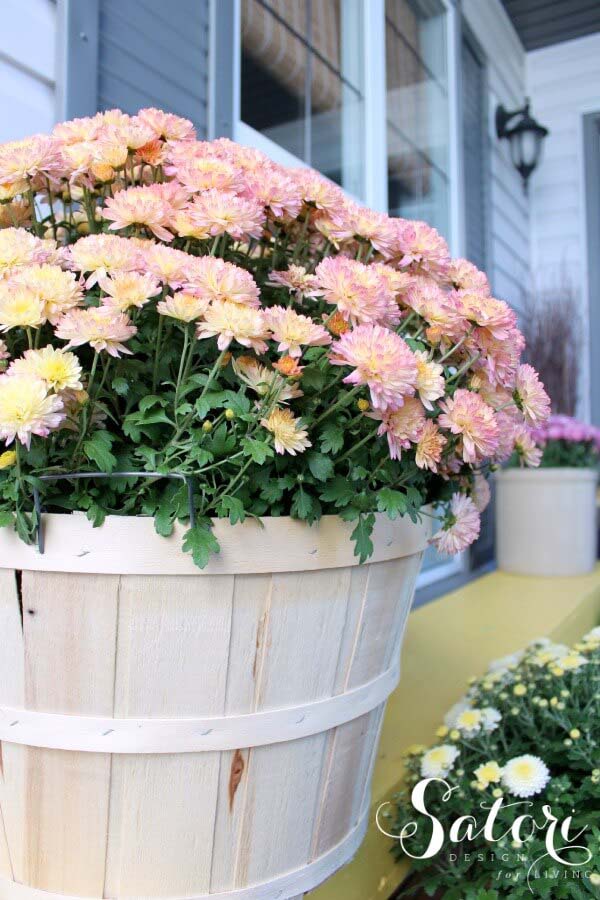 Whitewashed Barrel Planter #diy #planter #porch #decorhomeideas