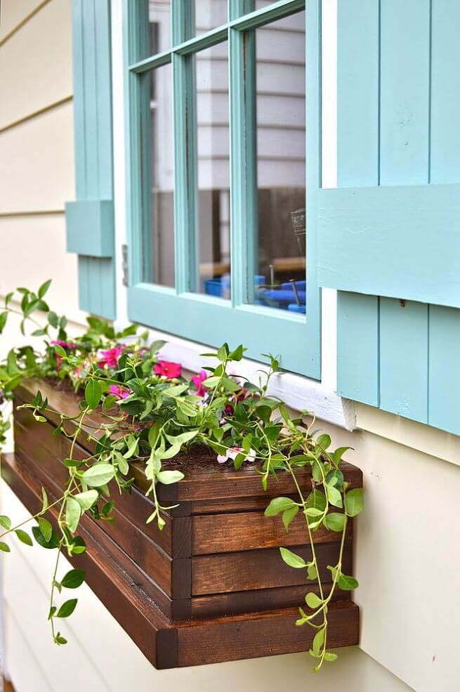 Wood Window Box With Flowers #planter #box #window #decorhomeideas