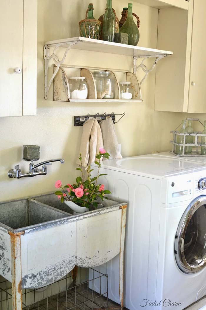 Antique Wash Tub Laundry Sink #small #entryway #decor #decorhomeideas