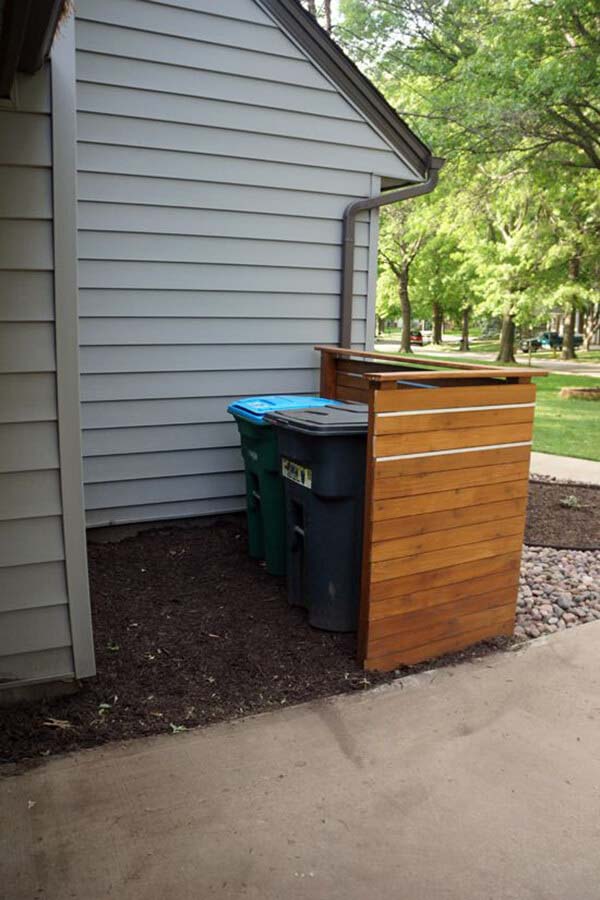 Basic Cedar Screen For Hiding Bins #outdoor #hiding #ideas #decorhomeideas