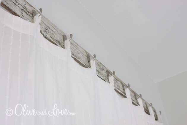 Bathroom Shower Curtains with Reclaimed Wood #diy #window #treatment #decorhomeideas