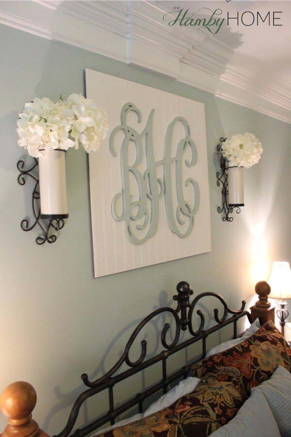 DIY Beadboard Monogram Wall Art #bedroom #wall #decor #decorhomeideas