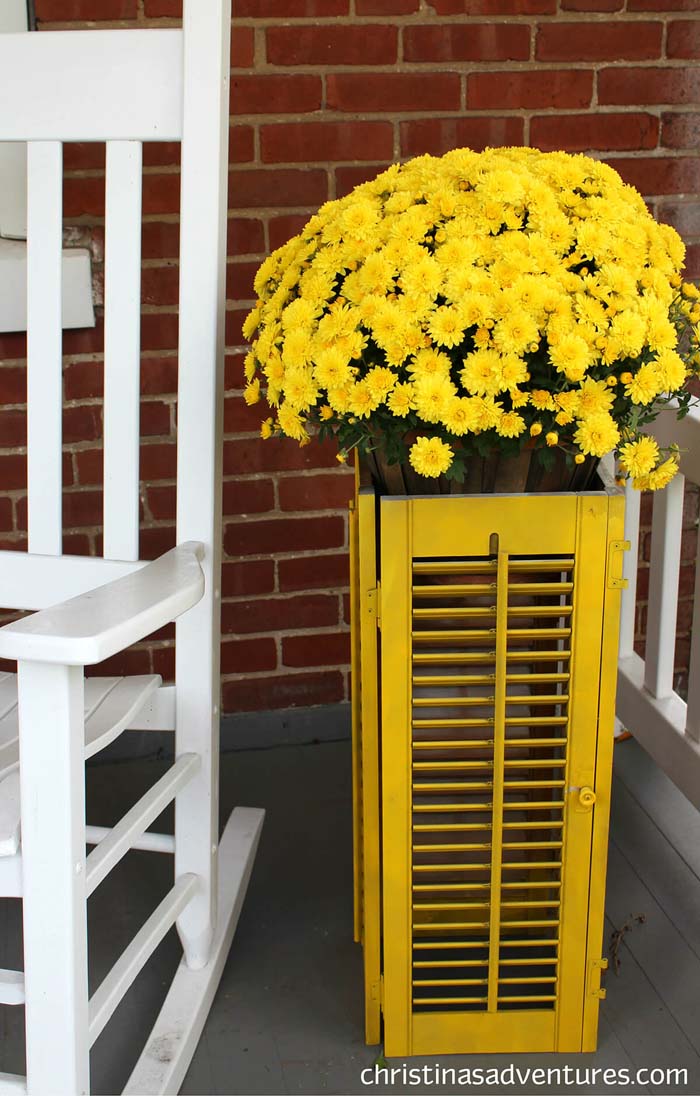 Bright Yellow Shutter Planter #shutter #repurpose #decor #decorhomeideas
