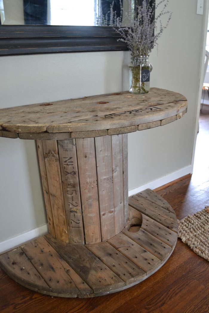 Charming Wooden Spool Table #entry #table #decorhomeideas