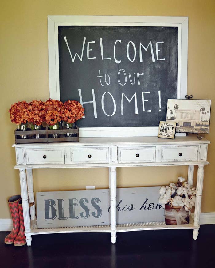 Cheerfully Distressed Chic Entry Table #entry #table #decorhomeideas