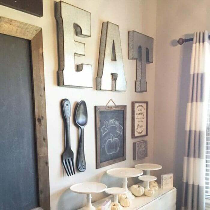 Create a Gallery Wall in the Kitchen #wall #gallery #decor #decorhomeideas