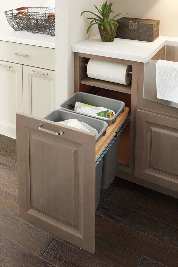 Custom Pull Out Kitchen Garbage Pails #hideaway #projects #decorhomeideas