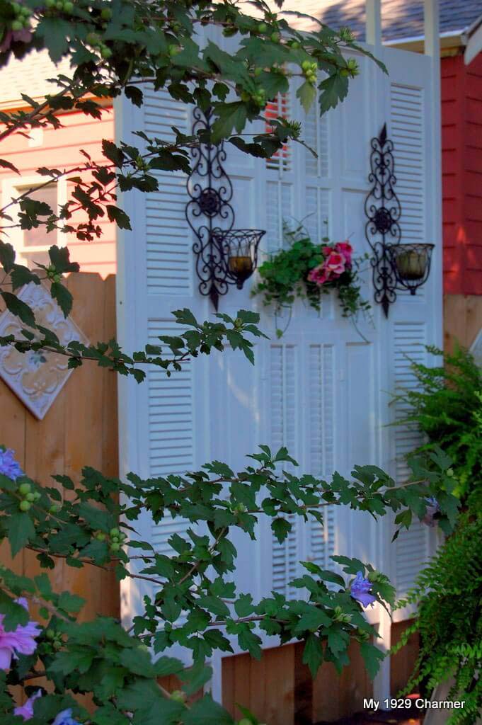 Deck Privacy Screen Tutorial – Using Shutters #shutter #repurpose #decor #decorhomeideas