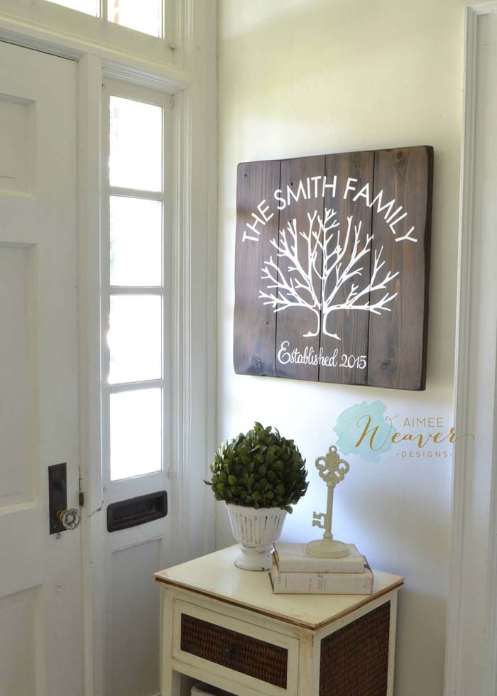 Family Name Sign Greets All Who Enter #small #entryway #decor #decorhomeideas