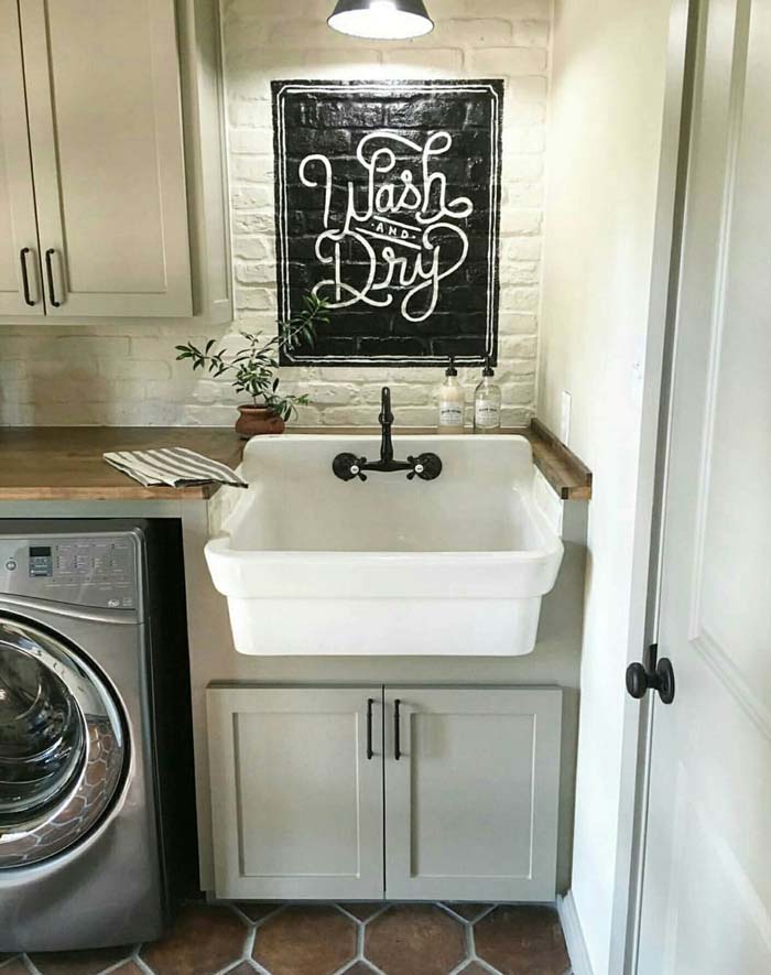 Farmhouse Sink Plus Wash and Dry Sign #laundry #vintage #decor #decorhomeideas