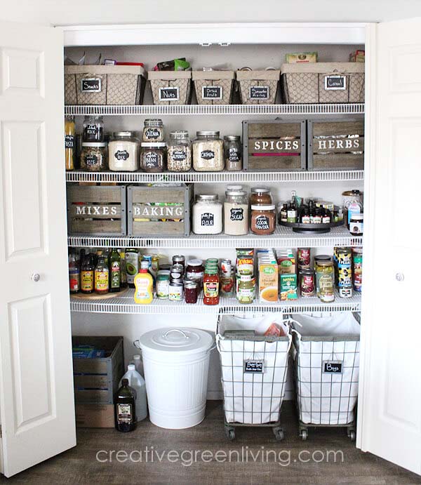 Farmhouse Style Pantry Organization Makeover #pantry #storage #organization #decorhomeideas