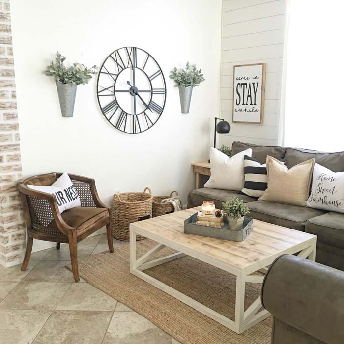 Farmhouse Style Small Living Room Decor Idea #livingroom #design #decorhomeideas