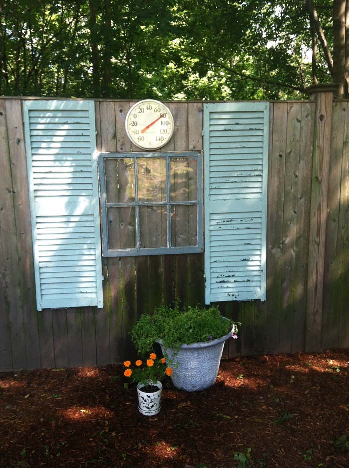 Fence Decor with Shutters and Old Windows #shutter #repurpose #decor #decorhomeideas