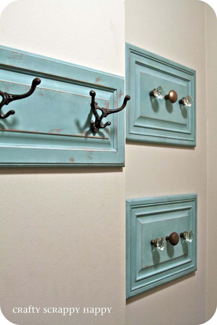 Hat Rack From Cabinet Door #repurpose #cabinet #door #decorhomeideas