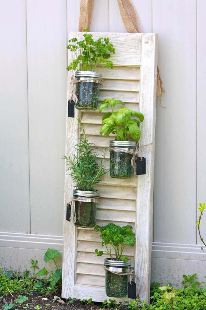 Herb Garden on a Shutter #shutter #repurpose #decor #decorhomeideas