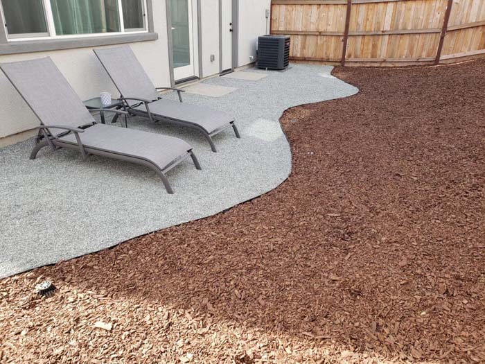 How to Make a Gravel Patio for less than $700 #garden #makeover #diy #decorhomeideas