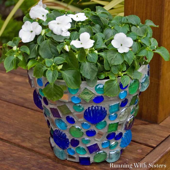 How To Make a Mosaic Terra Cotta Pot #flowerpot #clay #garden #decorhomeideas