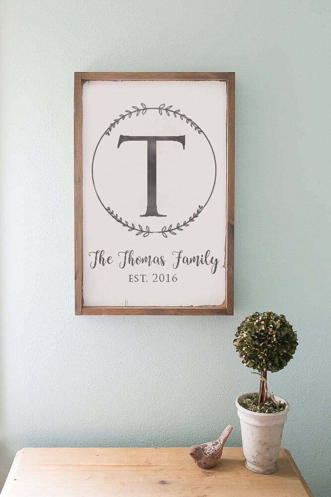 Initial Letter Sign with Leaf Circle #farmhouse #sign #decorhomeideas