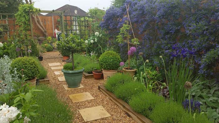 Large Vibrant Walkthrough Garden Oasis #garden #makeover #diy #decorhomeideas