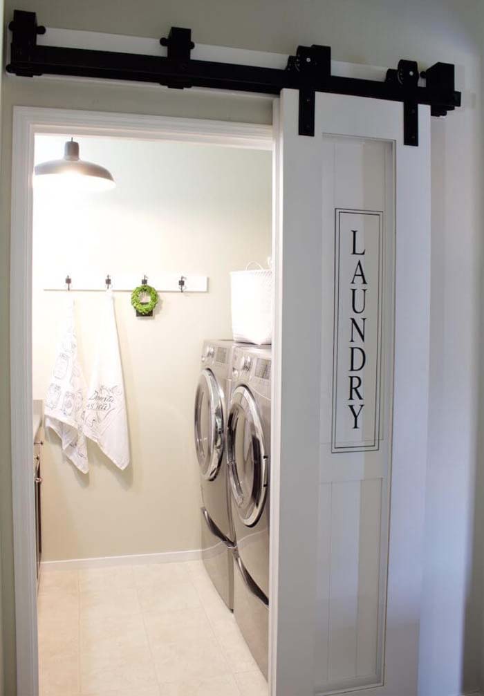 Laundry Sign Painted on Sliding Door #farmhouse #sign #decorhomeideas